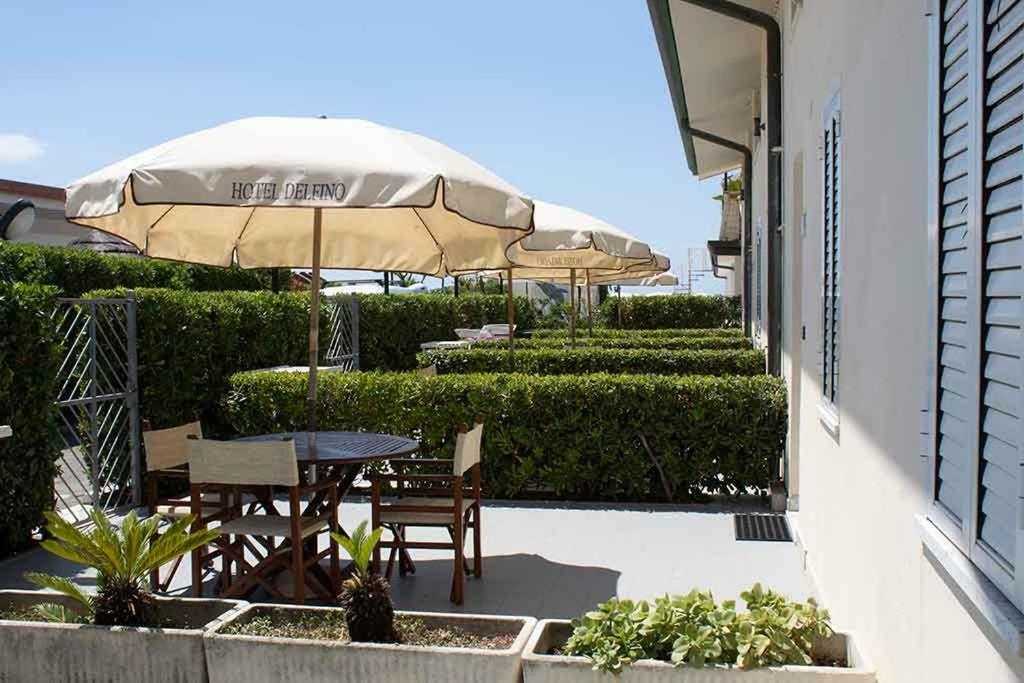 Hotel Delfino Марина-ди-Каррара Экстерьер фото